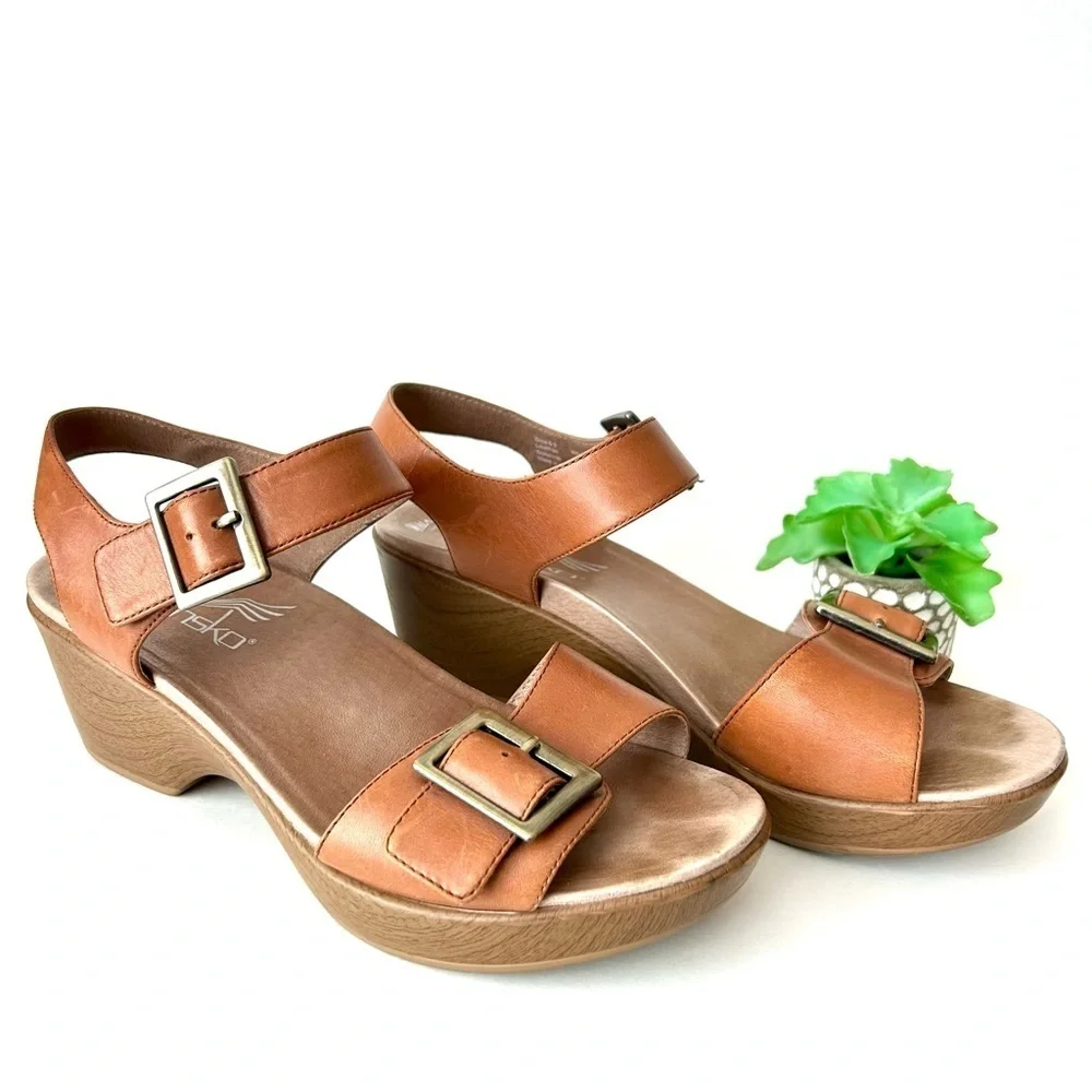 Dansko Jen Platform Sandals Brown Leather Ankle Strap Size 41